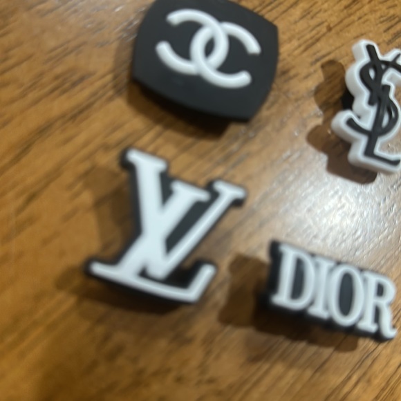 Croc style charms! Luxury brands - Picture 2 of 3